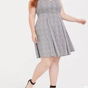 Torrid Black and White Plaid houndstooth scuba skater dress. Size 6